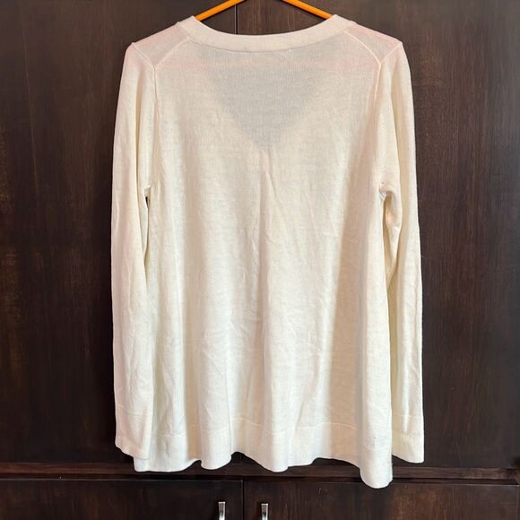 LOFT Cream V-neck Sweater Size Medium - Picture 3 of 5